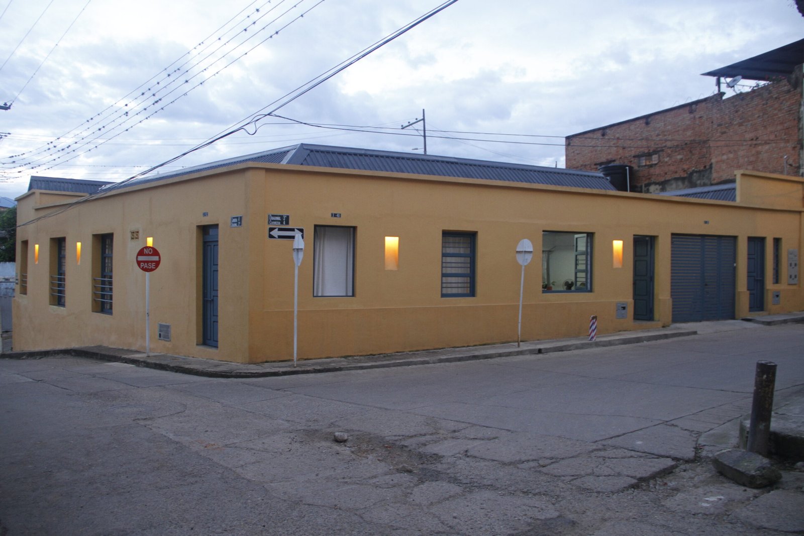 Fachada de la Casa Fredy Páez en el casco urbano de Arbeláez